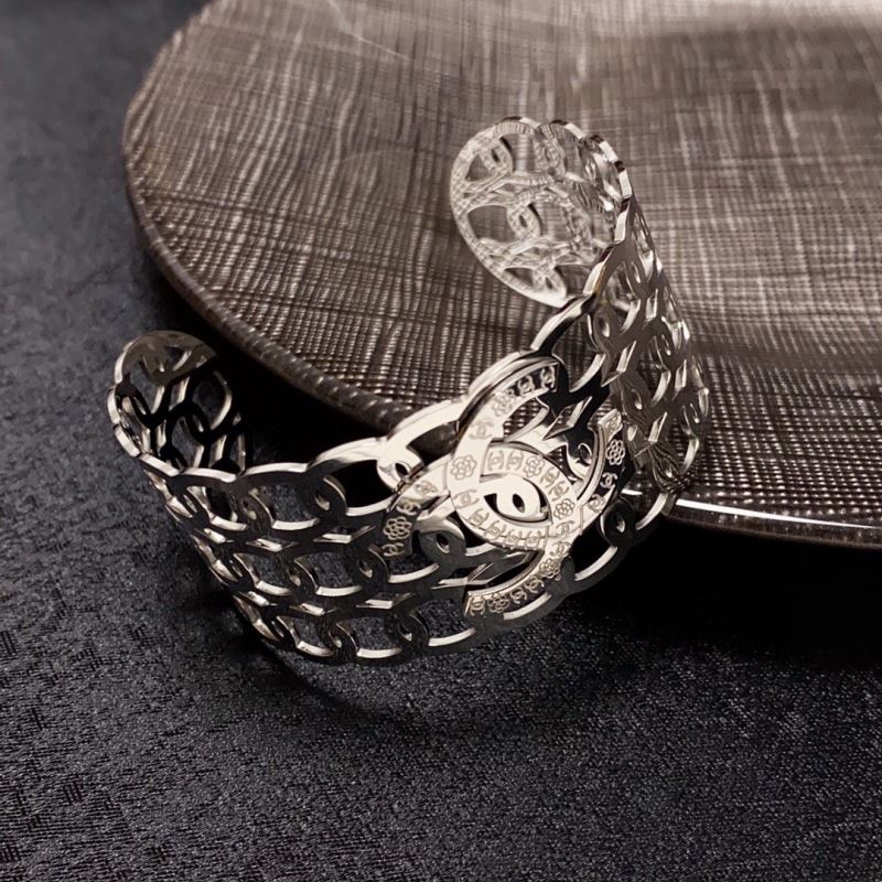 Ch**el bracelets